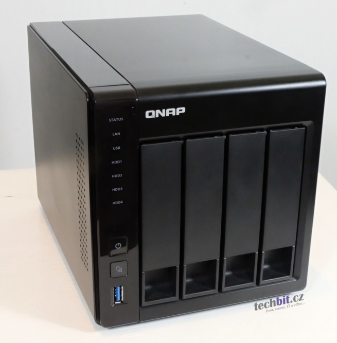 QNAP TS-451+